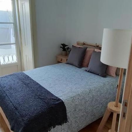 Quarto Com Varanda Na Rua Dos Douradores Лиссабон Экстерьер фото